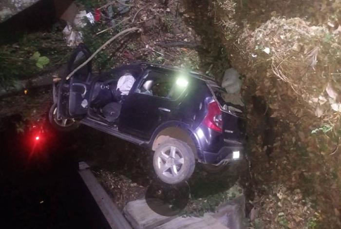 Se registra volcadura automovilística en la Tacámbaro-Pátzcuaro; hay 1 herido