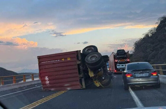 Se registran 3 accidentes con igual número de heridos, en distintos puntos de la autopista Siglo XXI