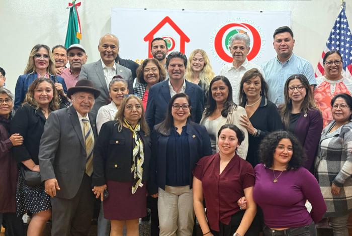 Se reúne Alfonso Martínez con el gobernador de Illinois