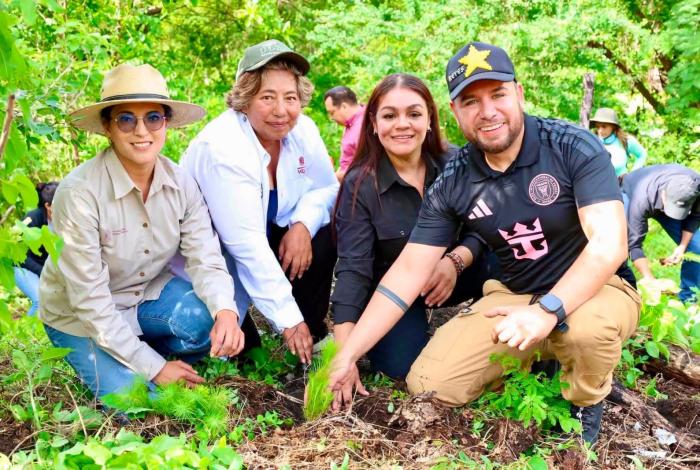 Se suma Reyes Galindo a acciones de reforestación en La Huacana