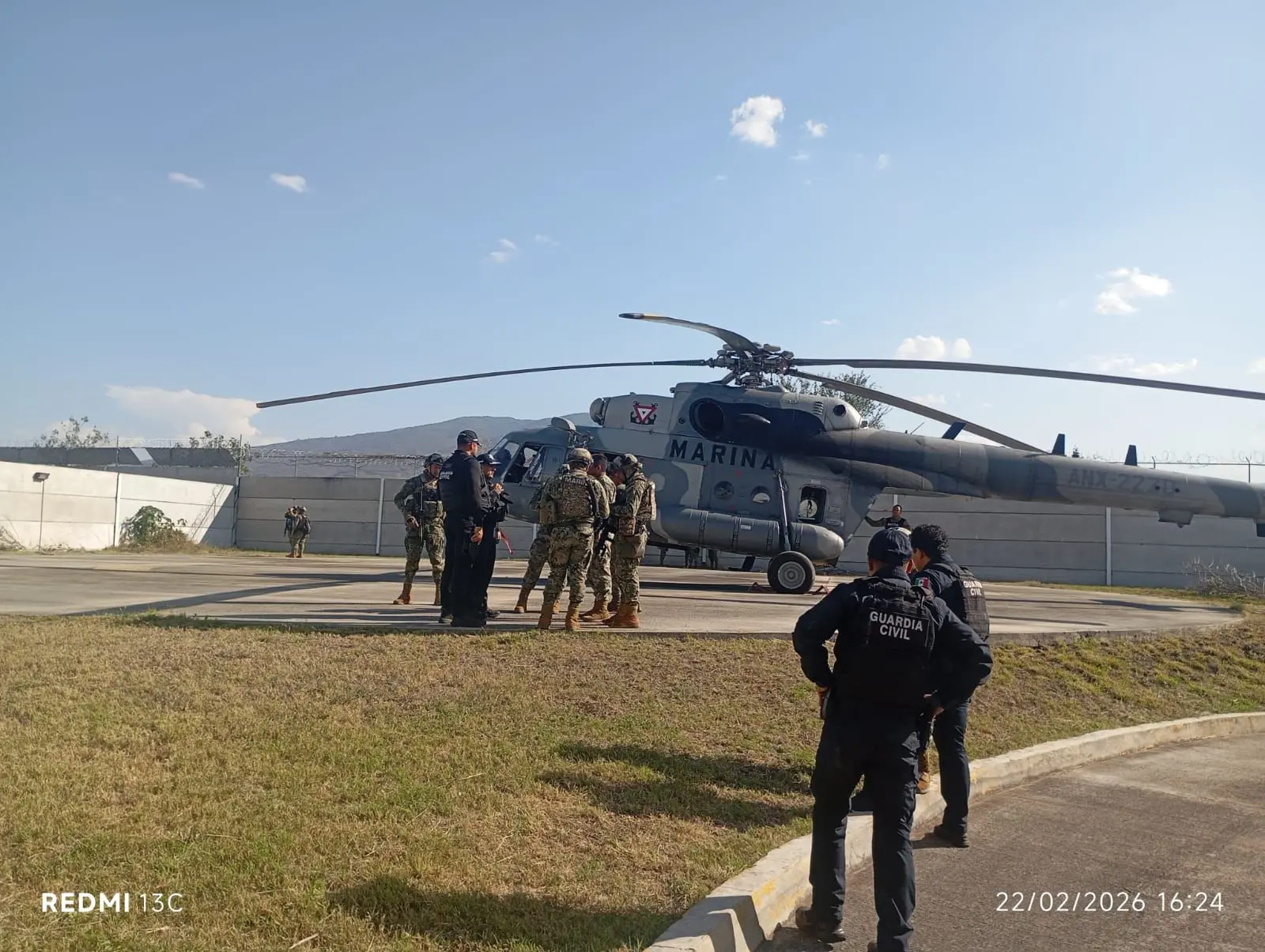 Se suman elementos especializados de Marina y helicóptero artillado al operativo en Jiquilpan