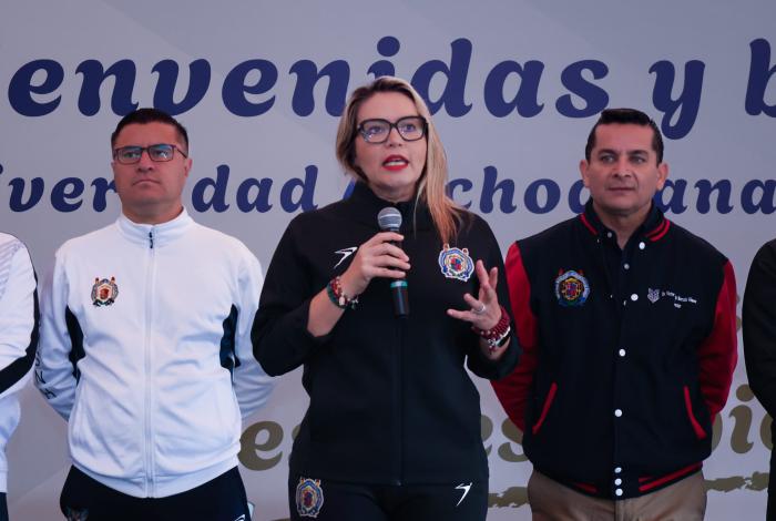 Seamos una familia nicolaita, invita Yarabí Ávila a padres y madres de aspirantes a ingresar a la UMSNH