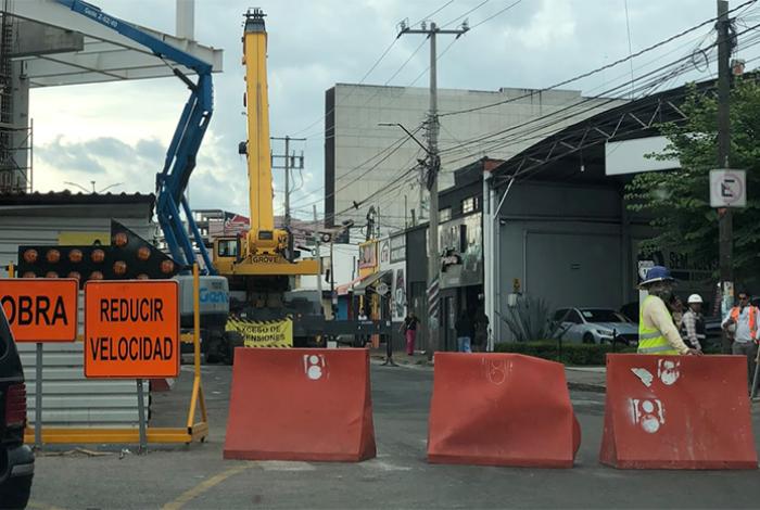 Sedum activa rutas alternas en el Monumento por obras de Teleférico y Morebús
