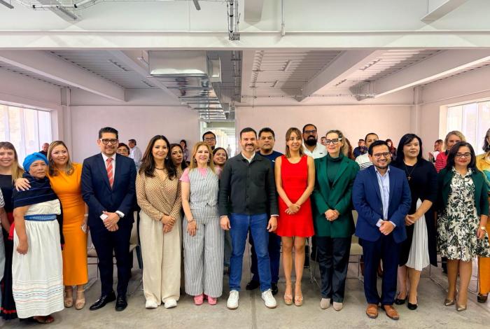  Sefeco entrega títulos de marca y reconocimiento de patente a emprendedores morelianos