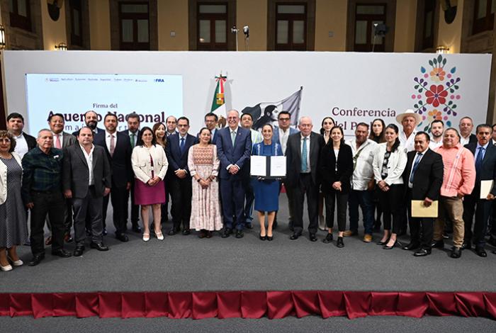 Sheinbaum anuncia acuerdo para estabilizar y reducir el precio de la tortilla en México