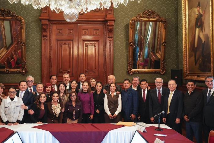 Sheinbaum, Bedolla y otros gobernadores revisan avances del IMSS-Bienestar