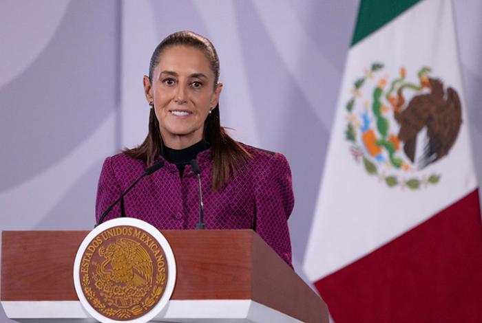 Sheinbaum invita a Petro a regresar a México para ofrecer conferencias