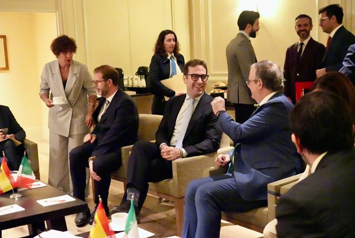 Sheinbaum se reúne con el vicepresidente español Cuerpo en el Palacio Nacional