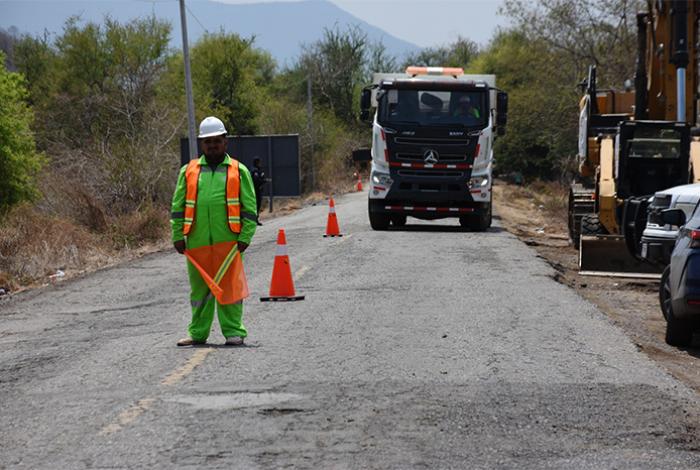 SICT continúa con programa de conservación periódica en Michoacán
