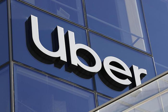 SICT señala que Uber no tiene permiso para operar en aeropuertos de México