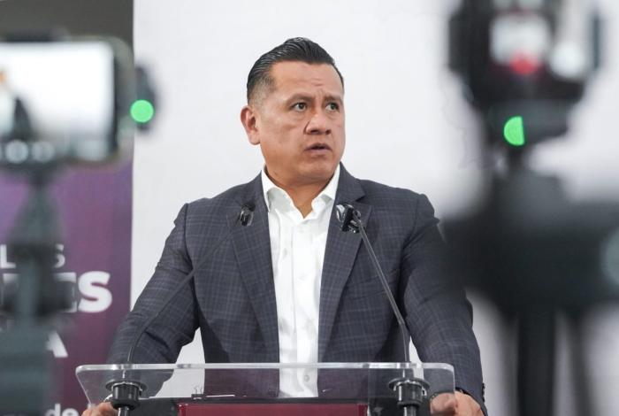 Sigue trabajando Carlos Torres Piña para la Defensa de la Cuarta Transformación 
