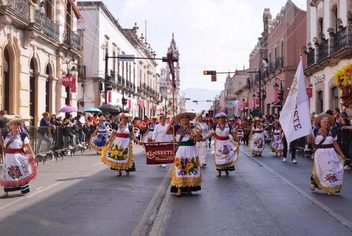 Sin contratiempos y en ambiente familiar se realizan desfiles por el 115 Aniversario de la Revolución Mexicana en Michoacán: Segob