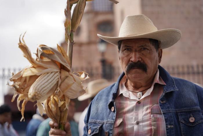 Sin maíz no hay país: hombres y mujeres del campo enfrentan su peor crisis