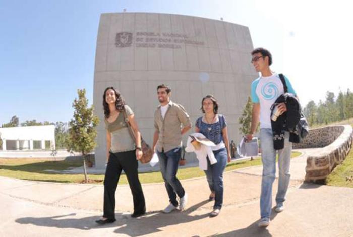 Sólo 30% de profesionistas en ciencia, tecnología, ingeniería y matemáticas son mujeres: UNAM Morelia