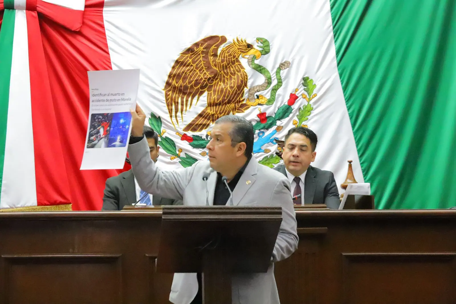 Solo con licencia de conducir se debería comprar un vehículo: Juan Carlos Barragán