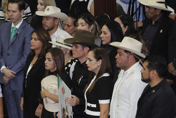 ‘¿Son cómplices o sólo les conviene callar?’, cuestiona Carlos Bautista Tafolla en el Congreso