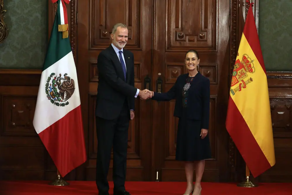 Sostienen encuentro presidenta Sheinbaum y el rey Felipe VI de España