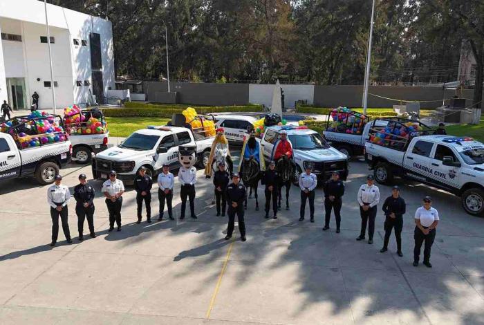  SSP acompañó a los Reyes Magos en entrega de juguetes en Michoacán