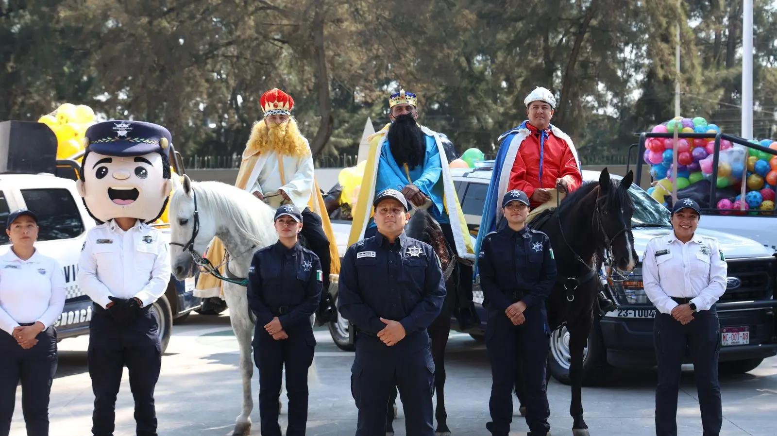 SSP acompañó a los Reyes Magos en entrega de juguetes en Michoacán