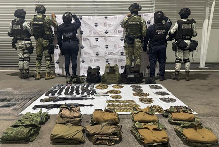 SSP asegura 3 camionetas robadas, 2 rifles y más de mil 600 municiones en Zinapécuaro