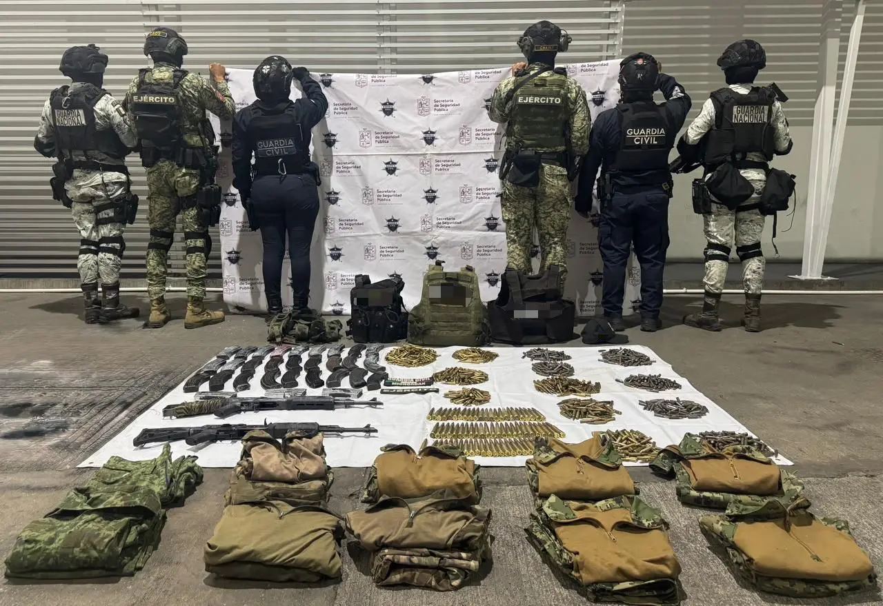 SSP asegura 3 camionetas robadas, 2 rifles y más de mil 600 municiones en Zinapécuaro