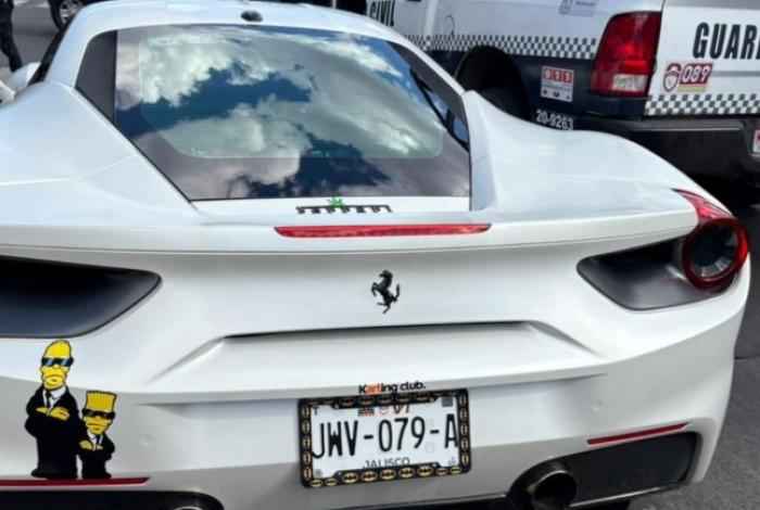 SSP asegura vehículo con reporte de robo en EUA y arma; hay dos detenidos