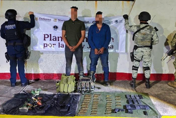 SSP, Defensa y GN detienen a dos hombres en posesión de armas y equipo táctico en Arteaga