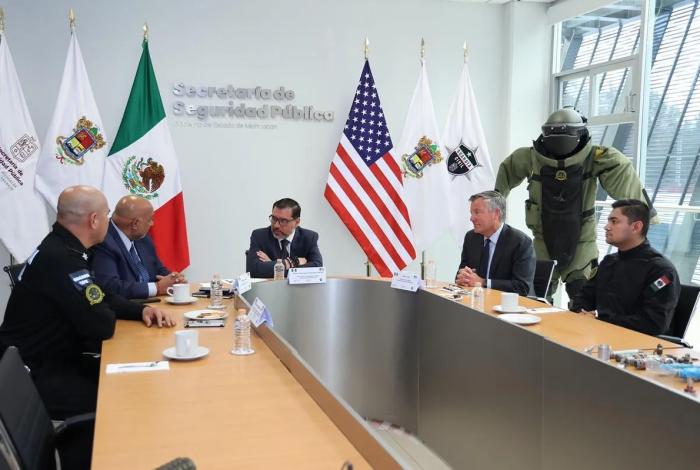 SSP y autoridades de EEUU se reúnen para mejorar trabajo antiexplosivos en Michoacán