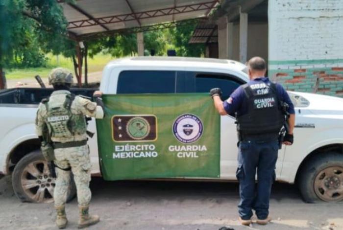 SSP y Defensa aseguran vehículo robado y armamento en La Huacana