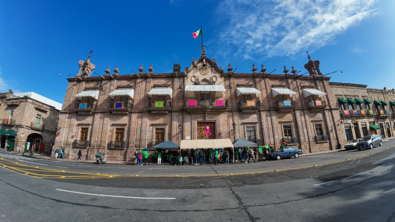 STASPE toma sedes del Gobierno de Michoacán