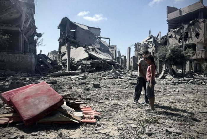 Suben a los 110 muertos por los bombardeos israelíes en Gaza, entre ellos 46 niños