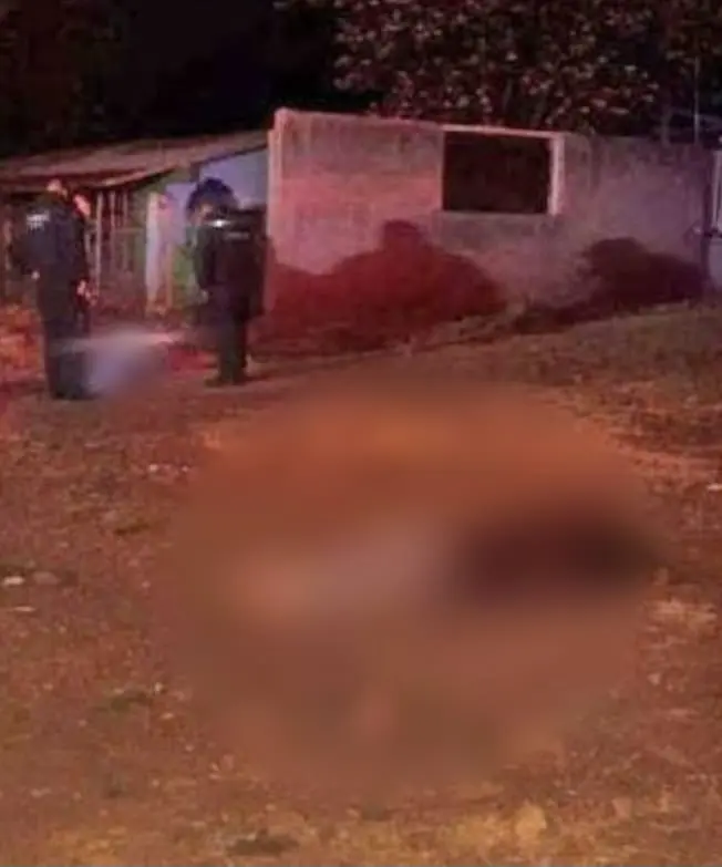 Sujetos armados asesinan a balazos a una mujer y a un adolescente de 17 años