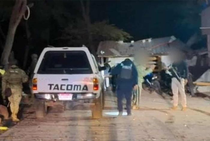 Sujetos armados disparan contra 2 casas en Cuitzeo y queman vehículo