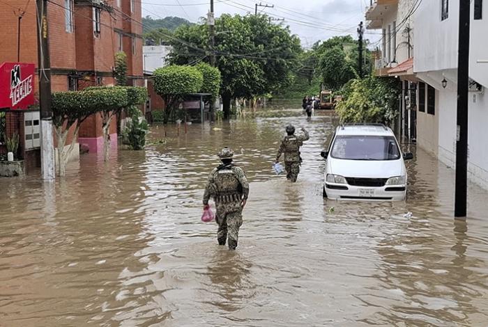 Suman 23 muertos y ocho desaparecidos tras fuertes lluvias de ayer en 31 estados
