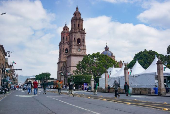 Suman 70 puestos no tolerados en tianguis plantón del FNLS