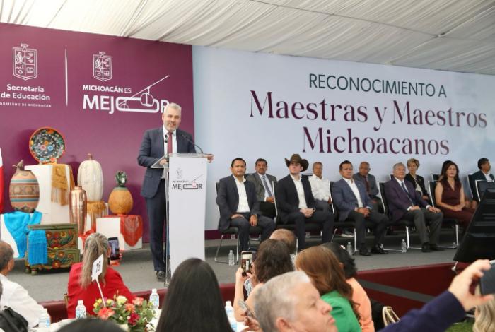 Suman más de 90 quincenas de pagos puntuales a maestros: Bedolla