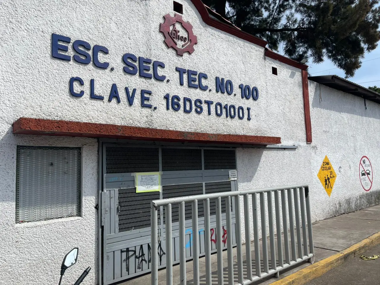 Suspenden parcialmente clases en secundaria técnica no.100 por obras del teleférico