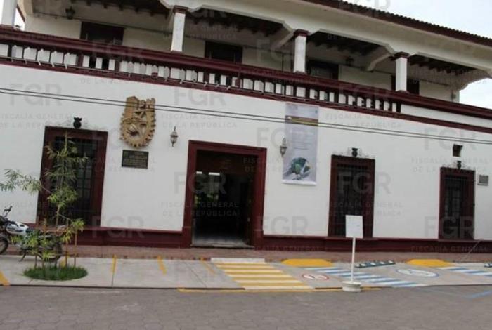 T1r0tean instalaciones del IPN en Jiquilpan