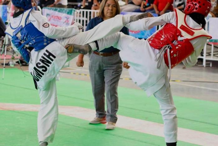 Taekwondoínes nicolaitas de talla mundial; estudiantes de la UMSNH compiten a nivel internacional