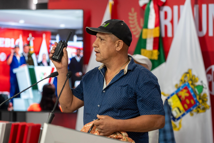 Talamontes amenazaron con obligarlos a comerse sus radios