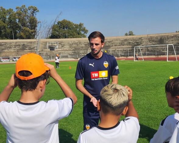 Talentos michoacanos vivieron la experiencia de entrenar como futbolistas profesionales