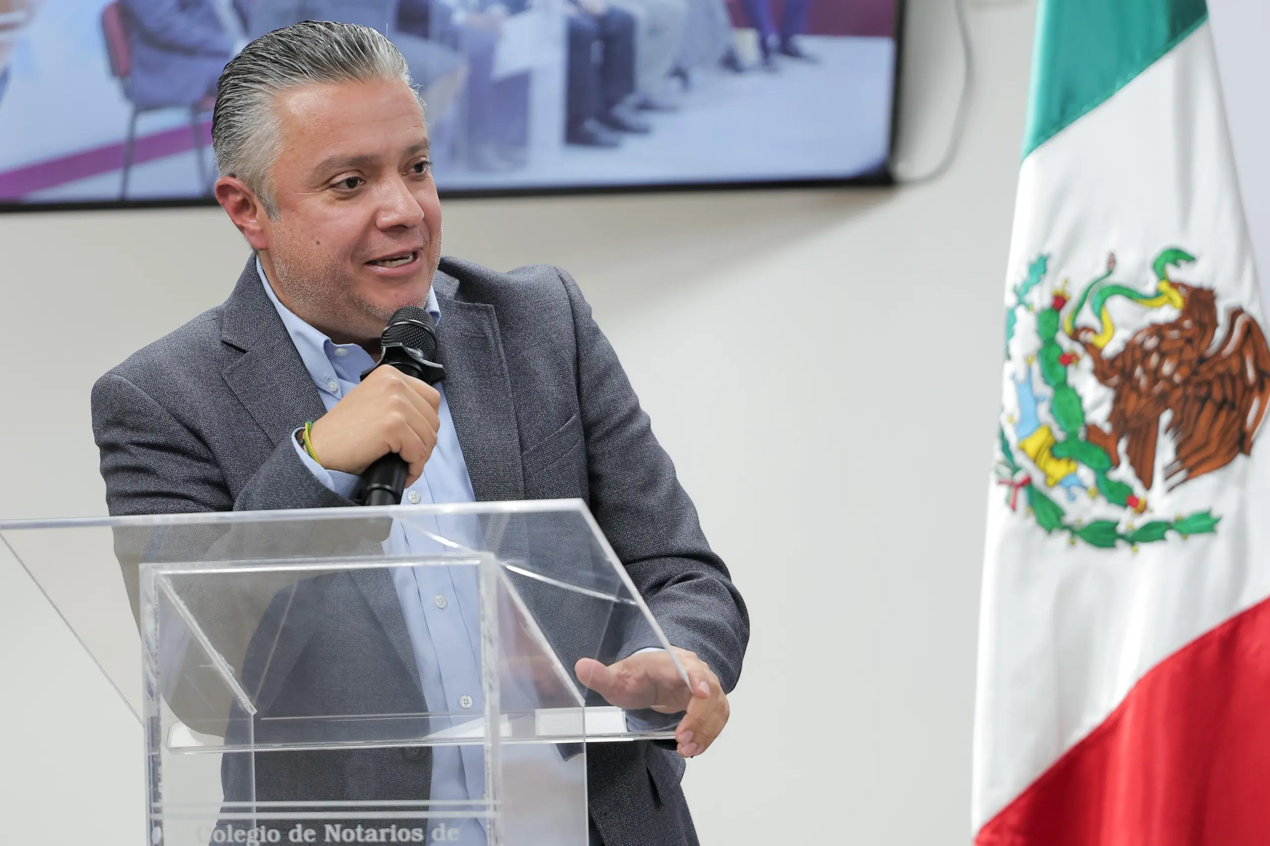 También puedes pagar tu refrendo vehicular en fin de semana: Luis Navarro