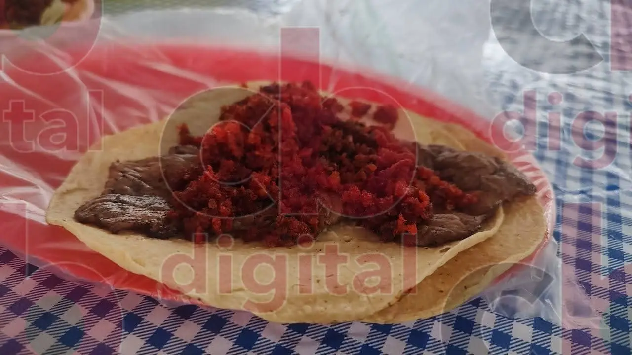 Taqueros de Villas del Pedregal aumentan su economía por 4ta Feria del Taco