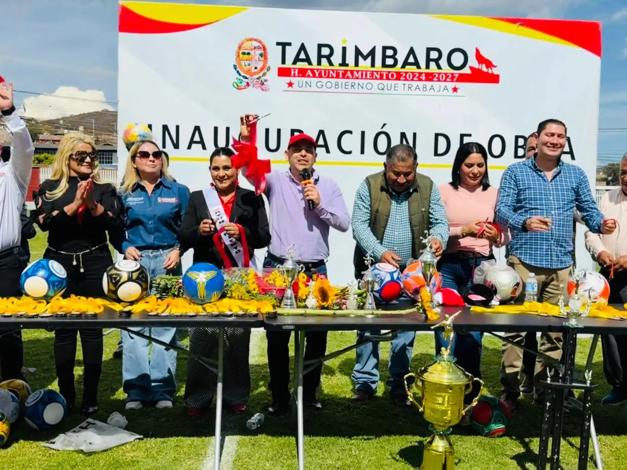 Tarímbaro estrena cancha de primer nivel; Eric Gaona inaugura unidad deportiva