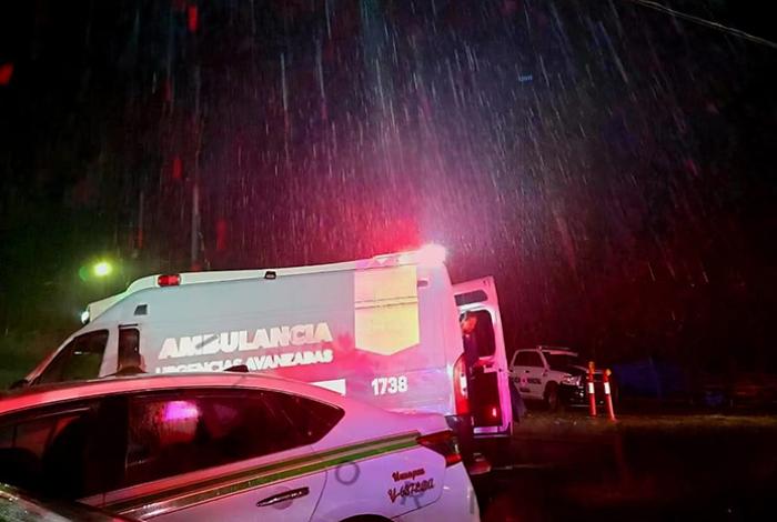 Taxista es baleada por delincuentes en un aparente asalto al oriente de Uruapan