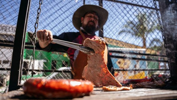 ¿Te animas? Habrá carne de león, cocodrilo e insectos en el 9.º Festival del Asado