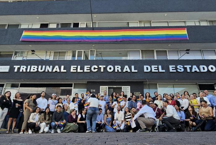 TEEM impone bandera LGBT, reafirma su trabajo por la inclusión
