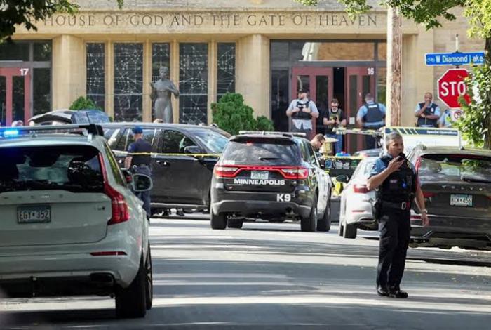 Tirador mata a dos niños y hiere a otras 17 personas en una iglesia de EUA