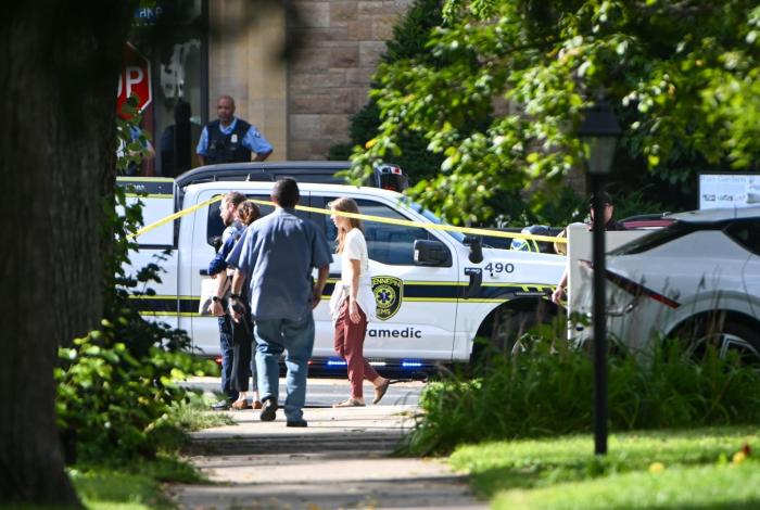 Tirot3o en escuela católica de Minneapolis deja dos mu3rt0s y 30 her1dos