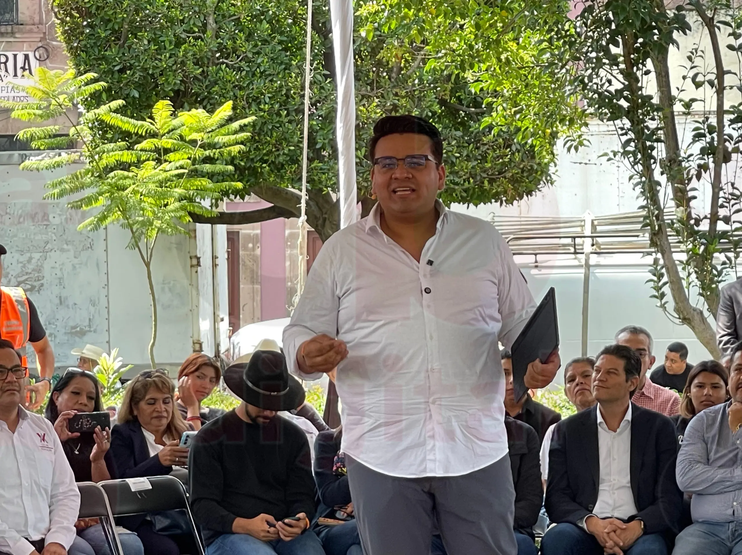 Toño Carrero rinde su primer informe legislativo en un ejercicio abierto con la ciudadanía